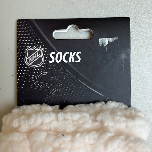 NHL Canucks hockey team socks - Picture 2 of 4